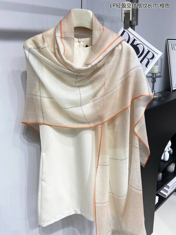 Loro Piana Scarf LPC00050 Loro Piana Scarf LPC00050